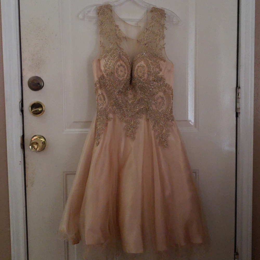 💫🧡👑!! Gold dress!!👑💫🧡